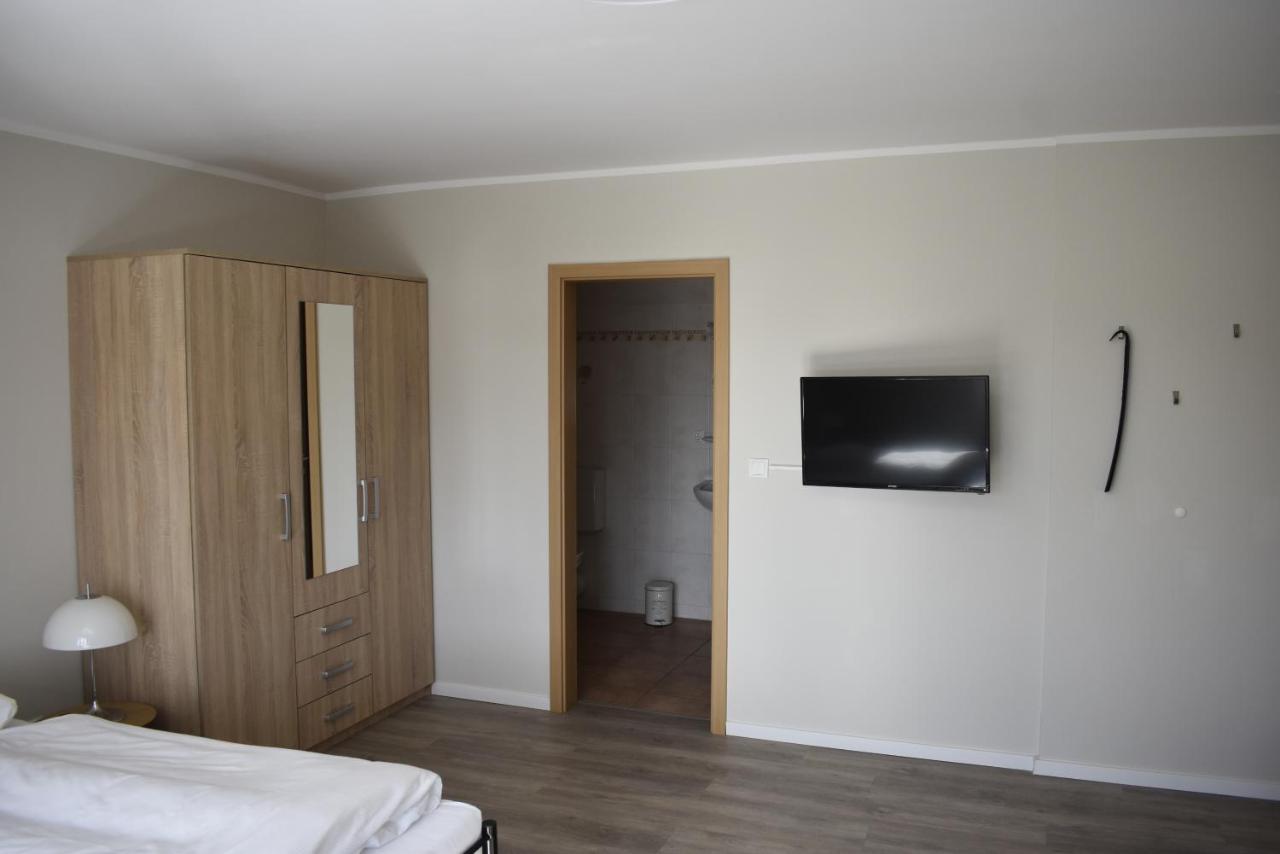 Pension Zur Schleuse Garni Am Elbe Luebeck - Kanal In Witzeeze Exterior foto
