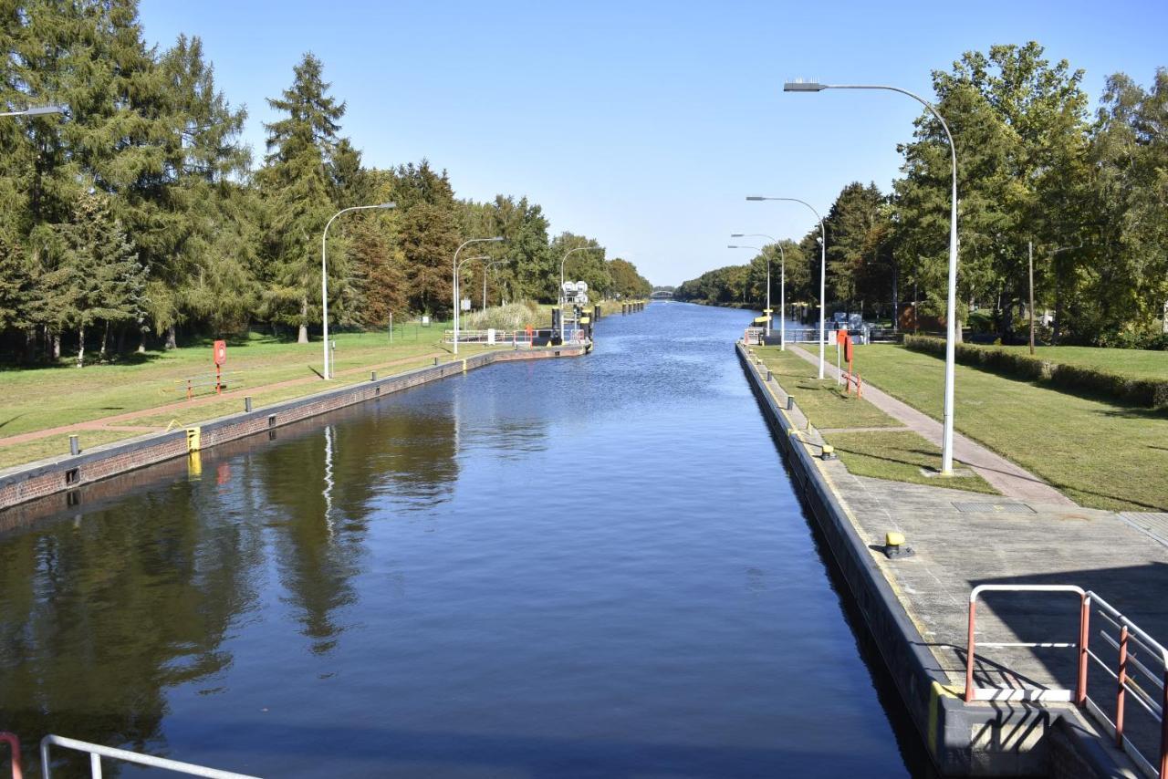 Pension Zur Schleuse Garni Am Elbe Luebeck - Kanal In Witzeeze Exterior foto