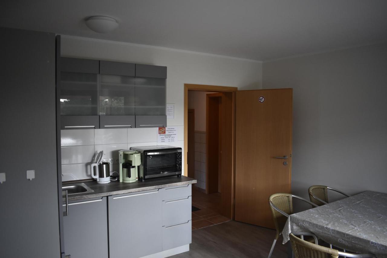 Pension Zur Schleuse Garni Am Elbe Luebeck - Kanal In Witzeeze Exterior foto