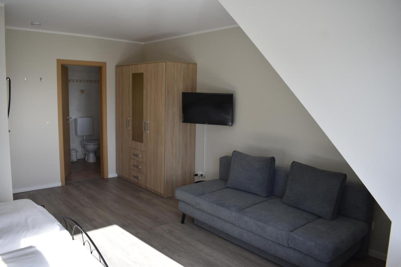 Pension Zur Schleuse Garni Am Elbe Luebeck - Kanal In Witzeeze Exterior foto