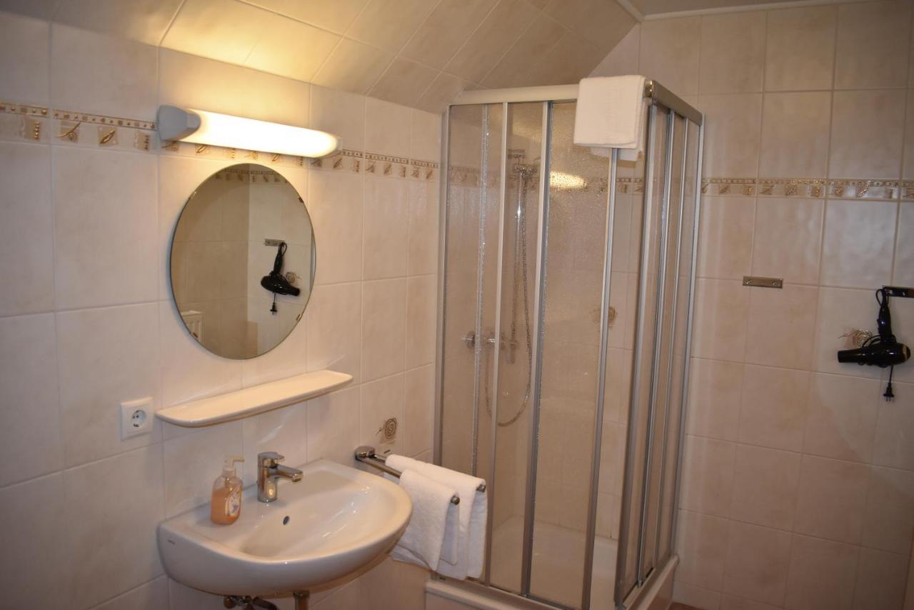 Pension Zur Schleuse Garni Am Elbe Luebeck - Kanal In Witzeeze Exterior foto