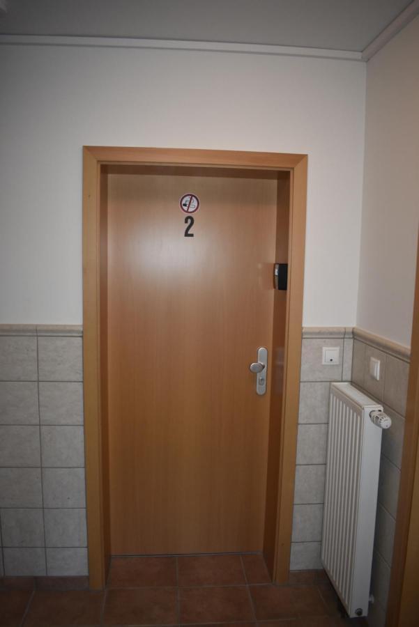 Pension Zur Schleuse Garni Am Elbe Luebeck - Kanal In Witzeeze Exterior foto